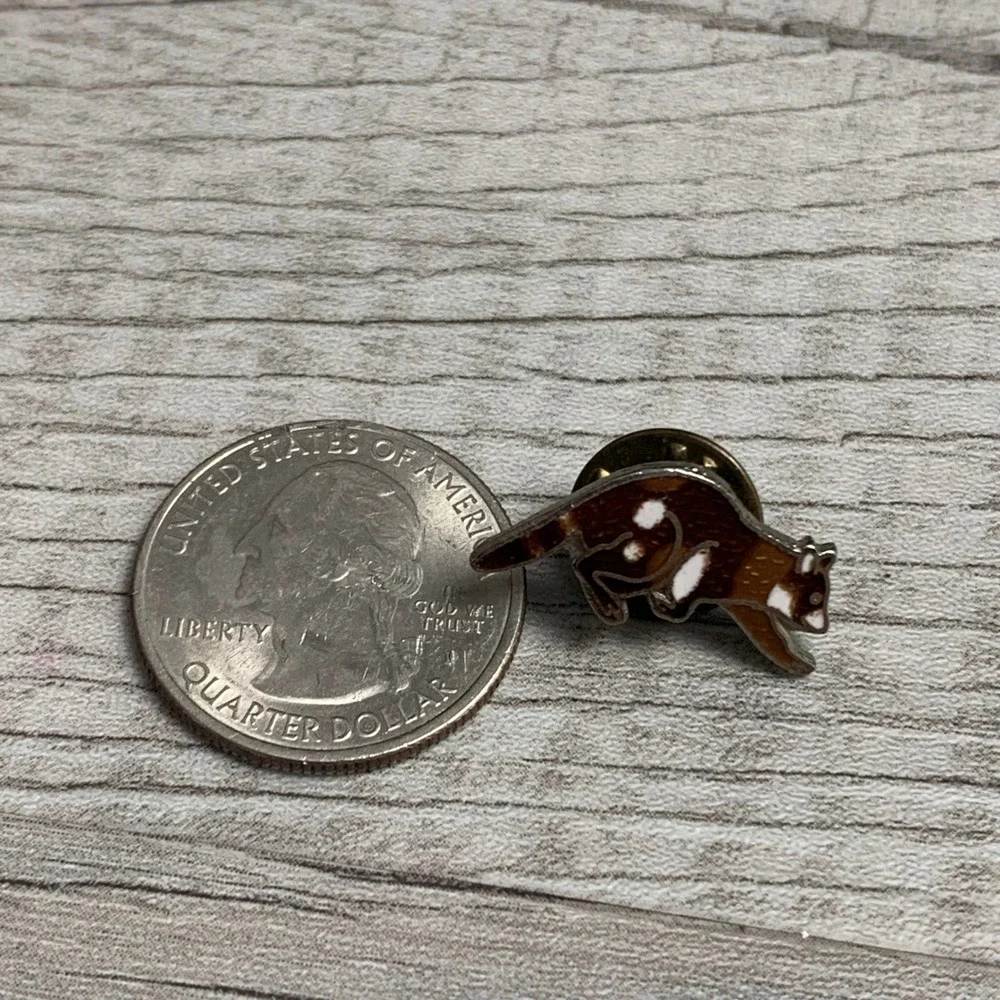 Red Panda Enamel Lapel Pin Brown White Silver Tone Raccoon Jewelry 3774